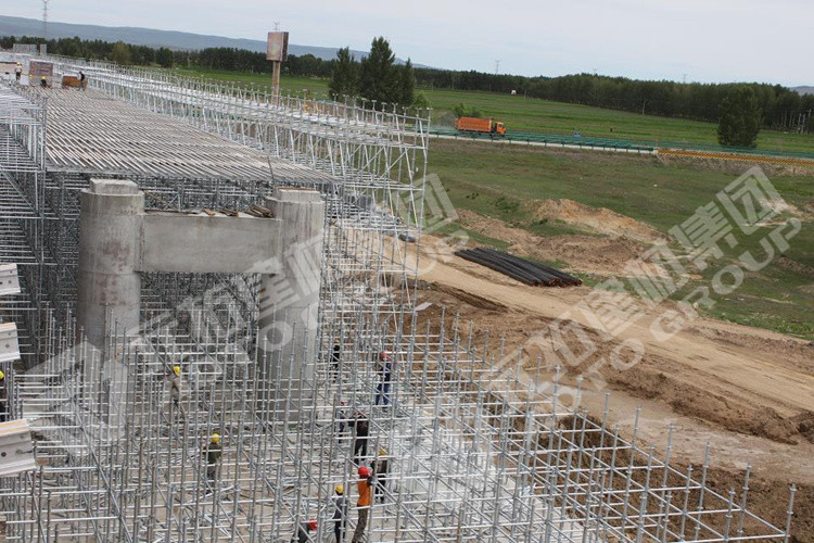 內(nèi)蒙古繞城公路使用承插型盤扣式腳手架整體搭建效果