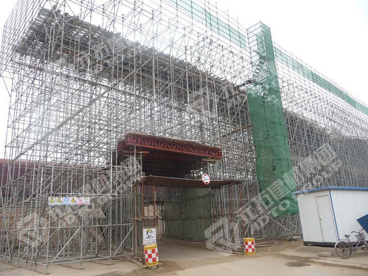 承插型盤扣式腳手架地鐵高架橋門洞搭設規范01
